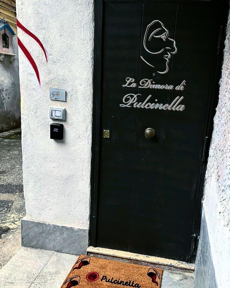 La Dimora Di Pulcinella Apartment Napoli Bagian luar foto